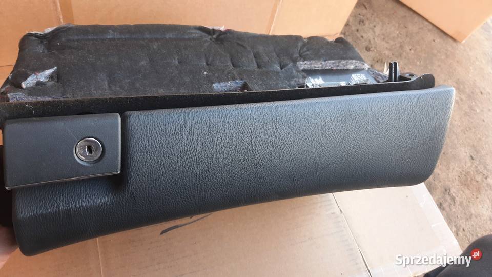 schowek pasażera prawy mercedes c w203 czarny osobowe Dębno