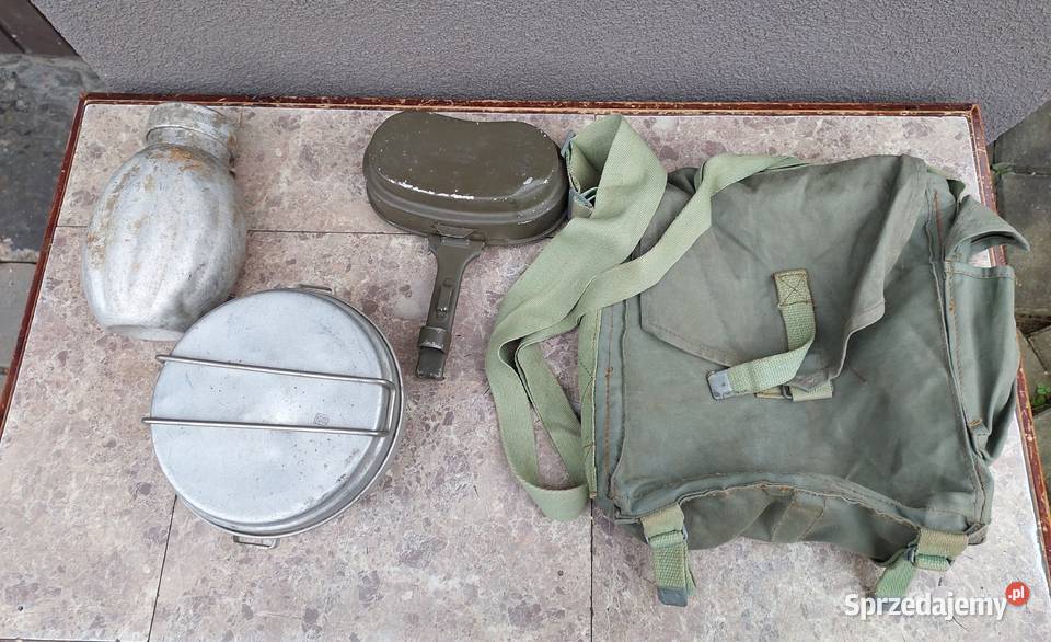 Stara wojskowa manierka menażka torba masce Tczew
