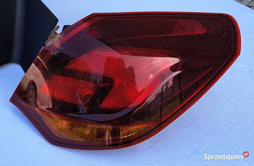 LAMPA LEWY PRAWY TYŁ OPEL ASTRA J IV HB 13306459 Mielęcin