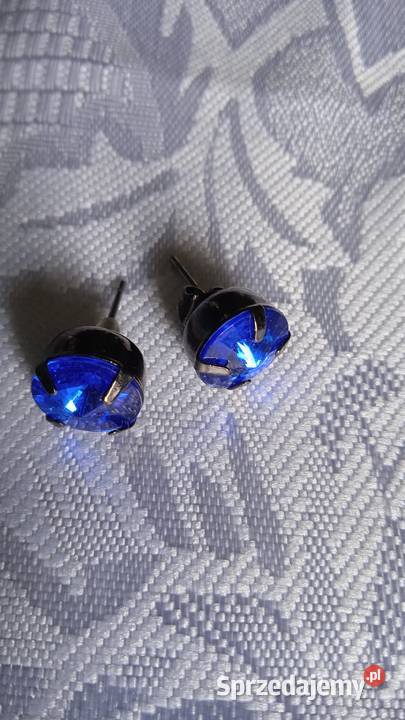 KOLCZYKI NA SZTYFCIE Z KOBALTOWĄ SZLIFOWANĄ