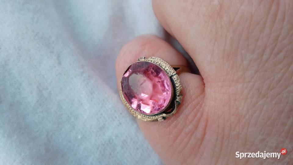 Miedziany pierścionek z różowym kamieniem