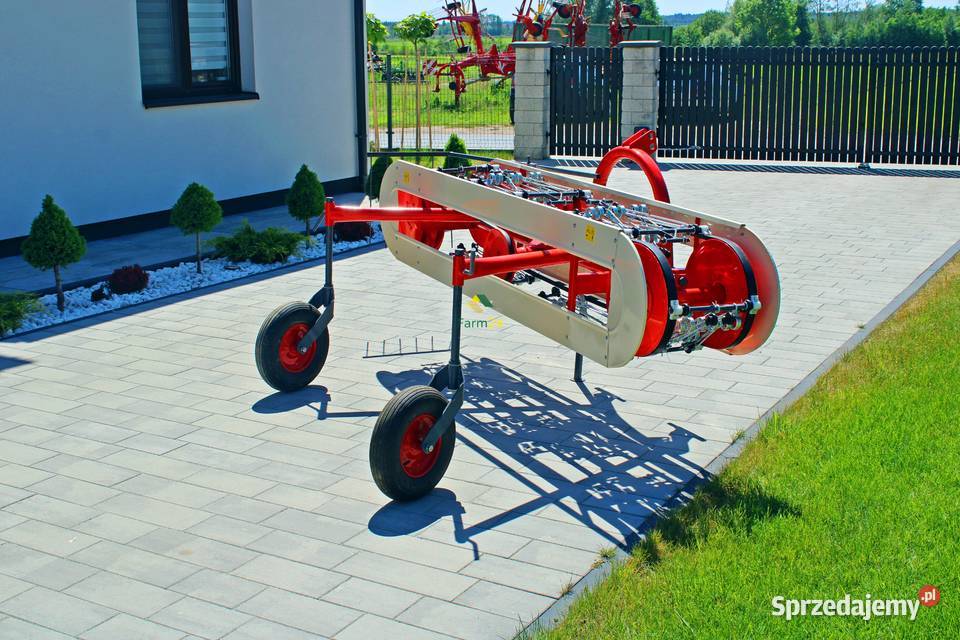 Przetrząsaczo zgrabiarka taśmowa Przegrabiarka łódzkie Kolonia Gorzędów