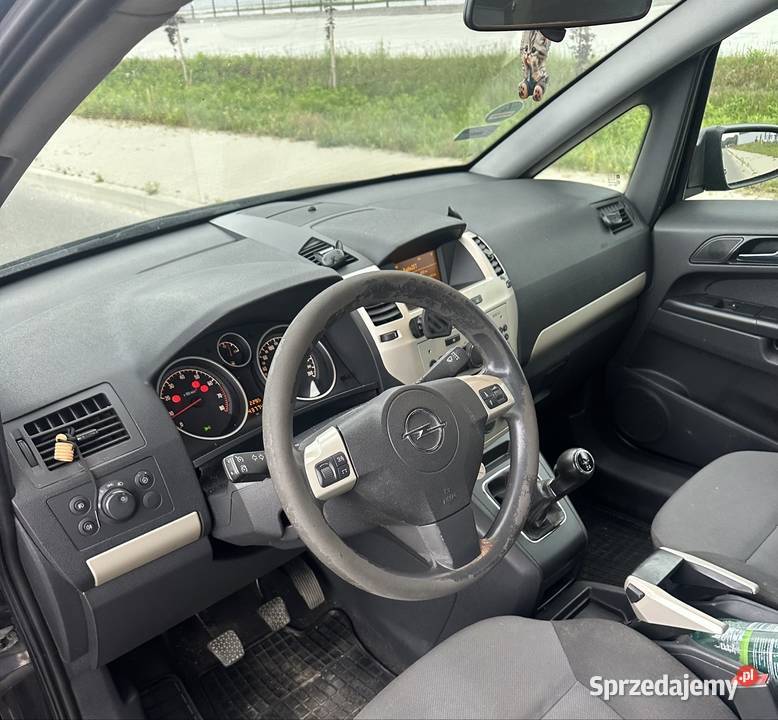 Opel Zafira 16 benzyna 2008r Bixenon Rok produkcji 2008 Zafira