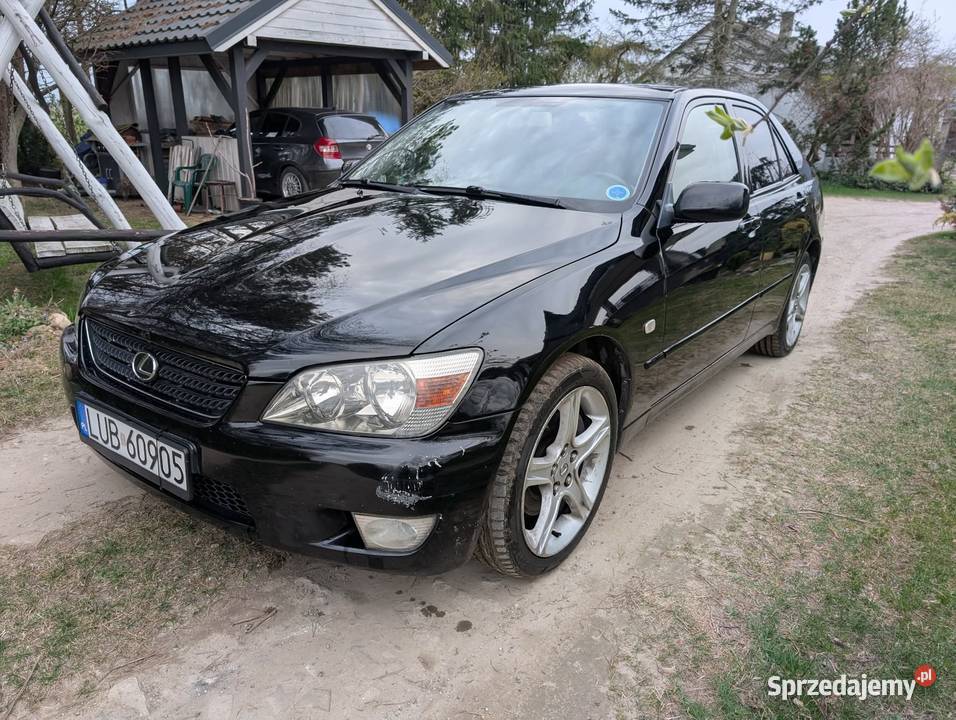 Lexus is200 Doinwestowany 20r6 automat Benzyna lubelskie Krasienin-Kolonia sprzedam