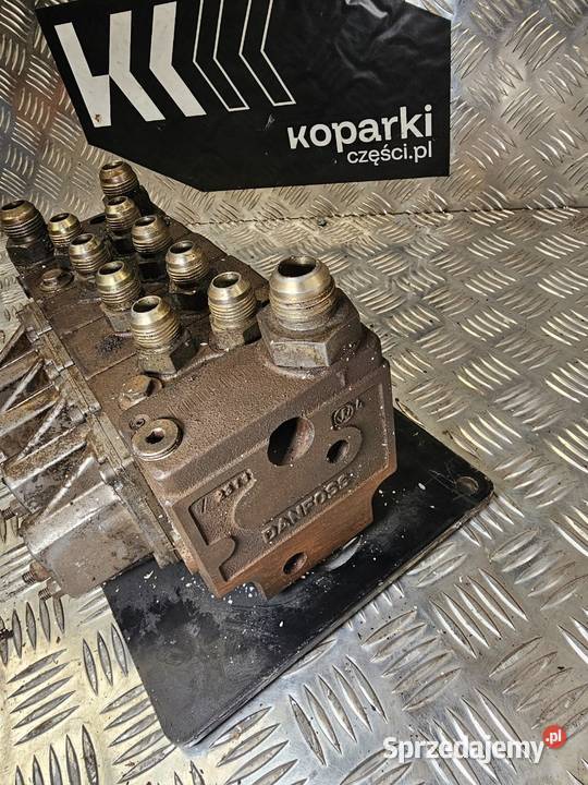 Rozdzielacz hydrauliczny Case 590 SLE serwopower Układ hydrauliczny Gdynia