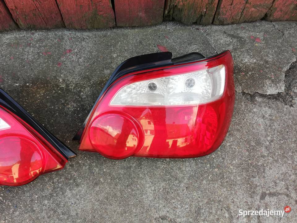 Subaru Impreza GX Sedan lampa Tył Tylna Prawa osobowe Lampy tylne