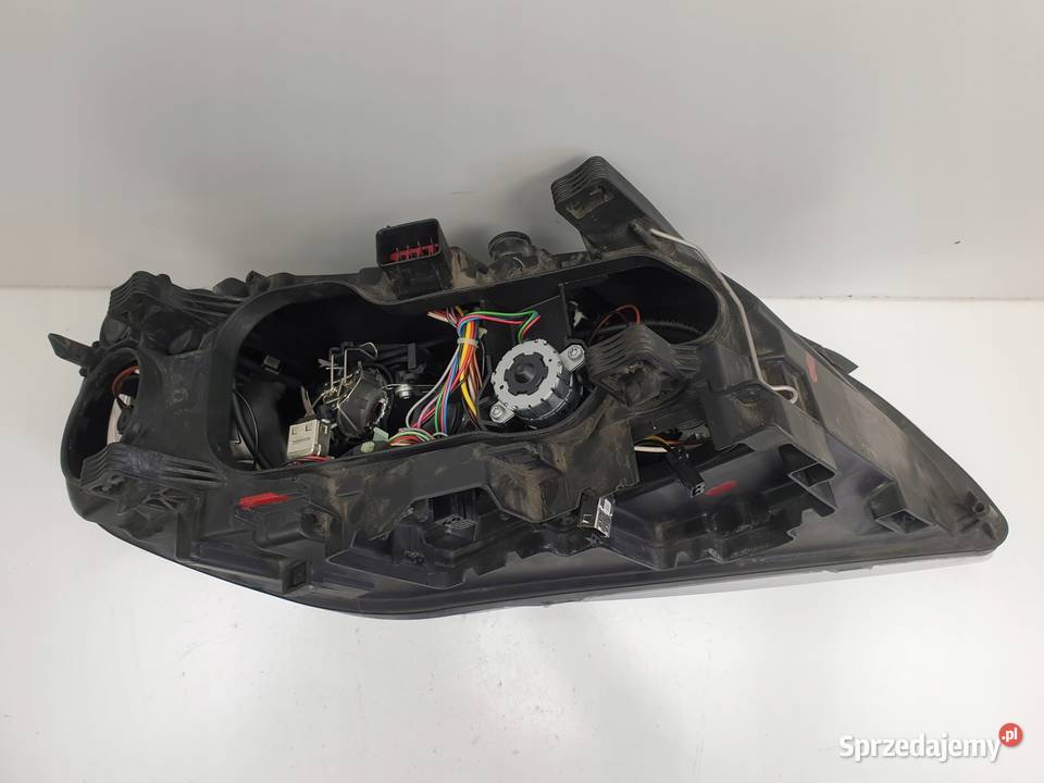 LAMPA PRZEDNIA LEWA Volvo V70 III XENON SKRĘTNY osobowe lubelskie Chełm sprzedam