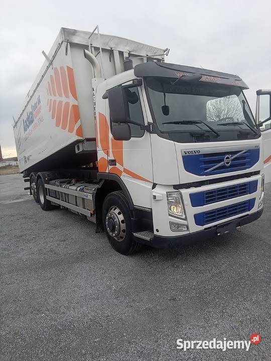 wywrotka z wydmuchem do paszy do śruty Volvo z 12777cm3 mazowieckie Warszawa sprzedam