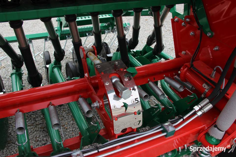 Siewnik zbożowy do zboża AgroMasz 25 27 30 m