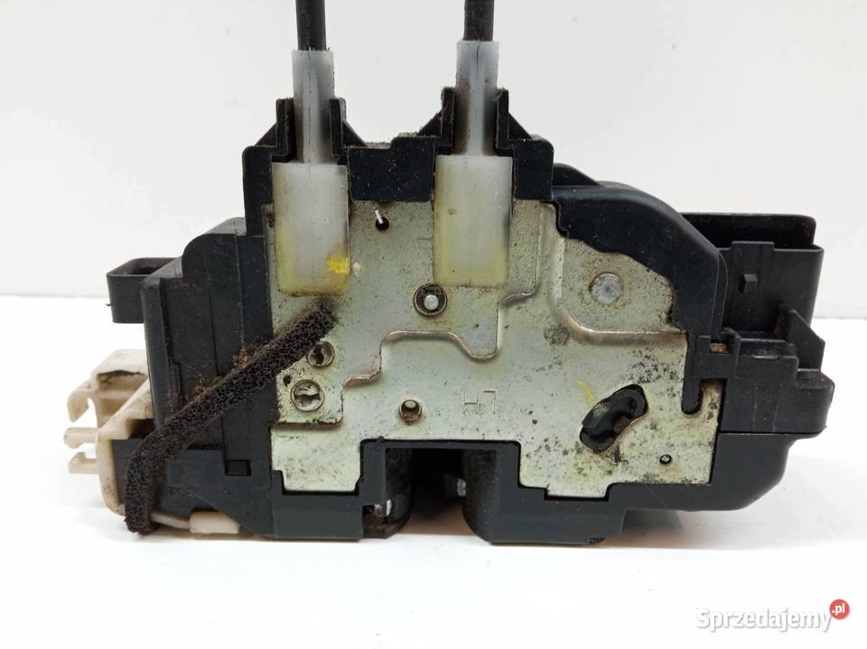 ZAMEK DRZWI LEWY PRZÓD 813102L020 Hyundai i30 I sprzedam