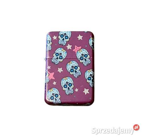 Fuksjowa Zapalniczka Benzynowa z Kolorowymi śląskie Ostrowy nad Okszą