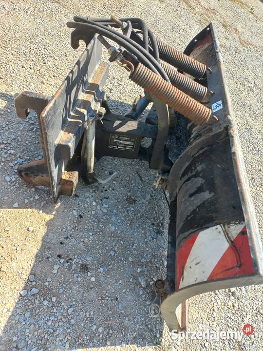 Pług do odśnieżania 135 hydrauliczny skręt stand