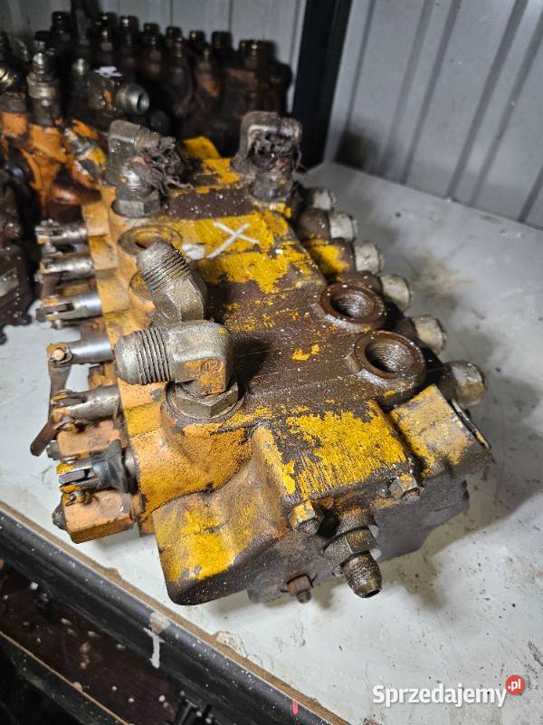 Rozdzielacz hydrauliczny koparki Case do modelu Gdynia