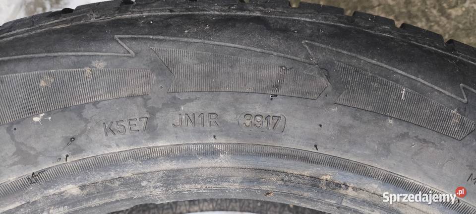 Komplet opon zimowych 23555r19 Goodyear Klucze