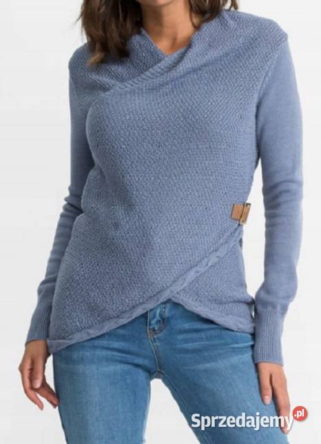 Sweter niebieski z ozdobną klamrą z boku marki Moda i Styl Wieleń