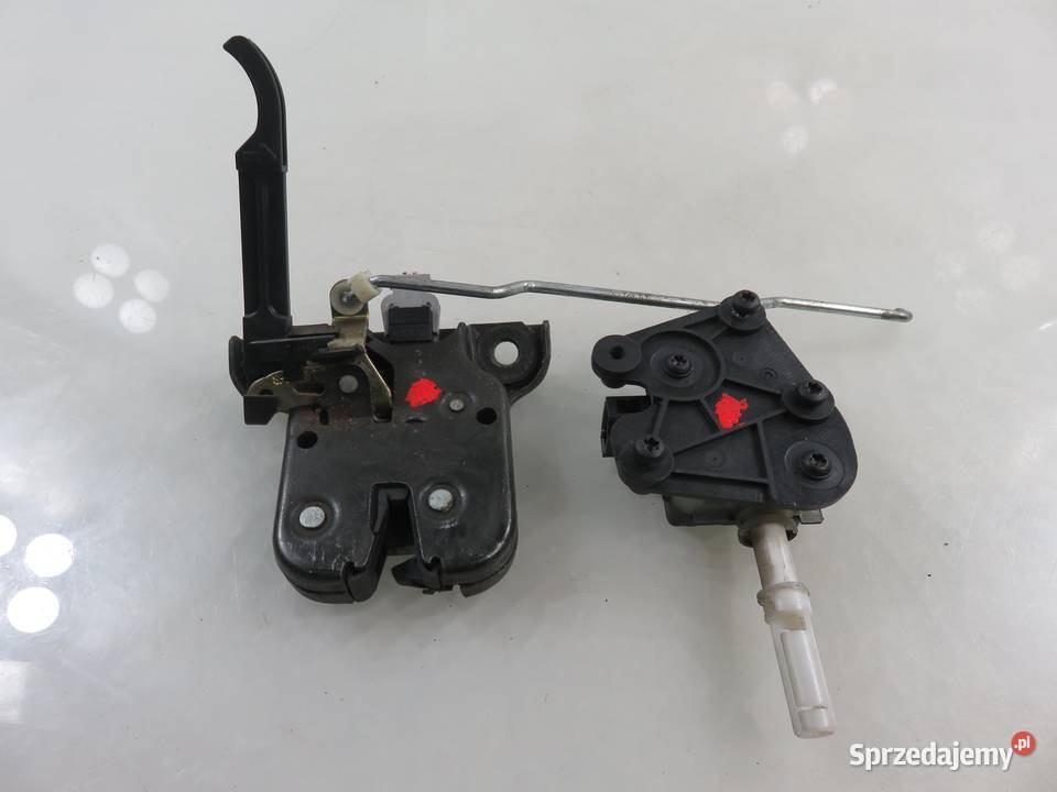 ZAMEK KLAPY AUDI A3 8P1