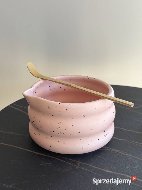 Różowy zestaw matcha nakrapiany 4 elementy na różowy Pozostałe Gdańsk