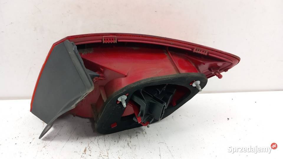 SEAT IBIZA 6J KOMBI LAMPA TYŁ LEWA Zbierkowo