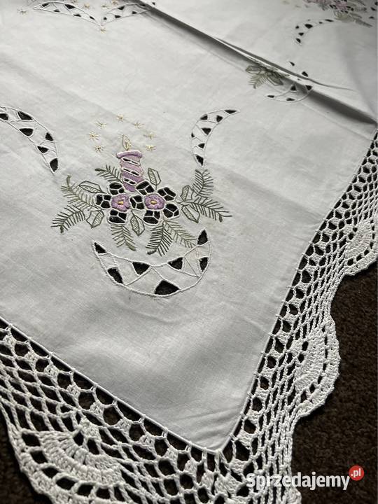 Obrus haftowany richelieu szydełkowy Zabrze