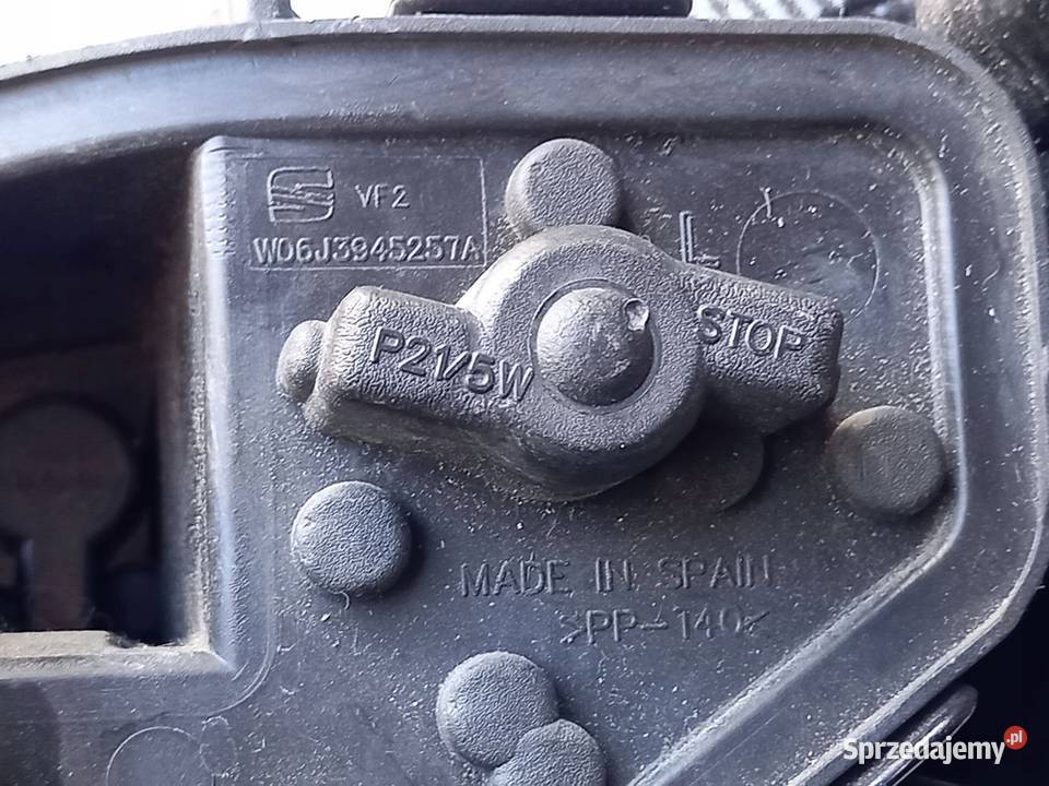 SEAT IBIZA IV LIFT 14r lampa lewa tył 6J3945095P
