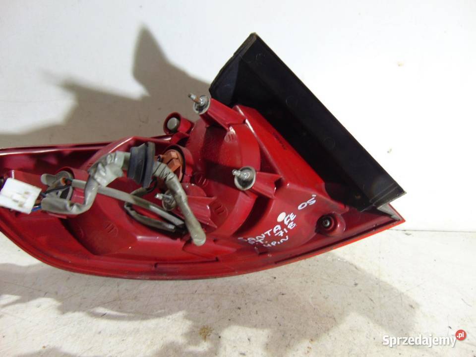 LAMPA PRAWA TYLNA TYŁ 4 PIN HYUNDAI SANTA FE II osobowe wielkopolskie