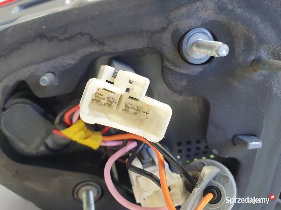 Hyundai i40 Kombi TYLNA LAMPA LEWA lewy tył Lampy tylne Rudka