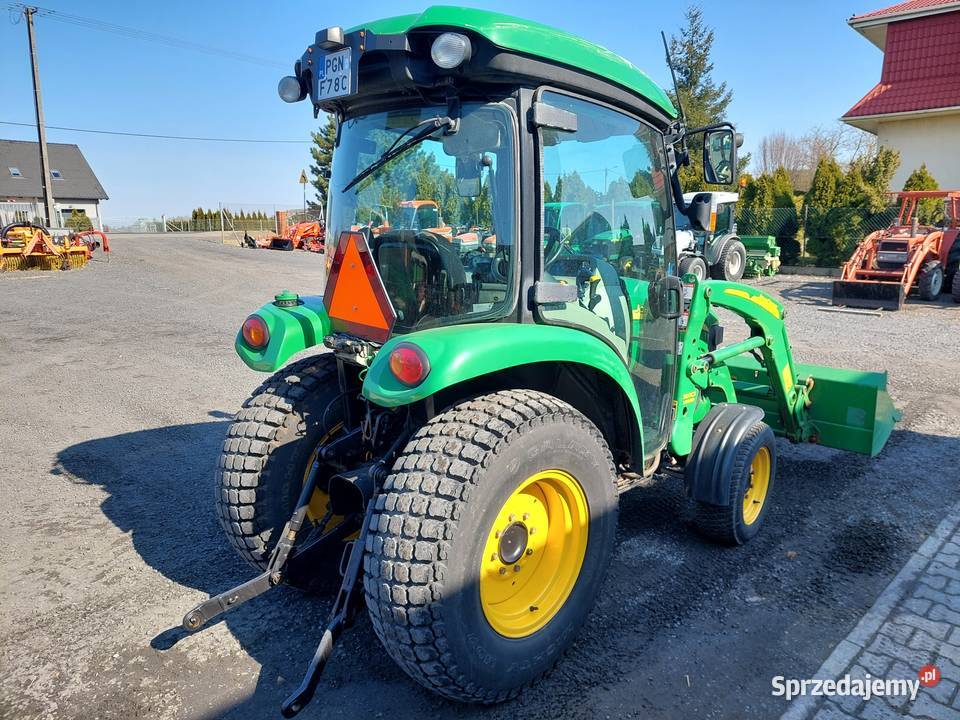Ciągnik ogrodniczy komunalny John Deere 3720 z Łubowo