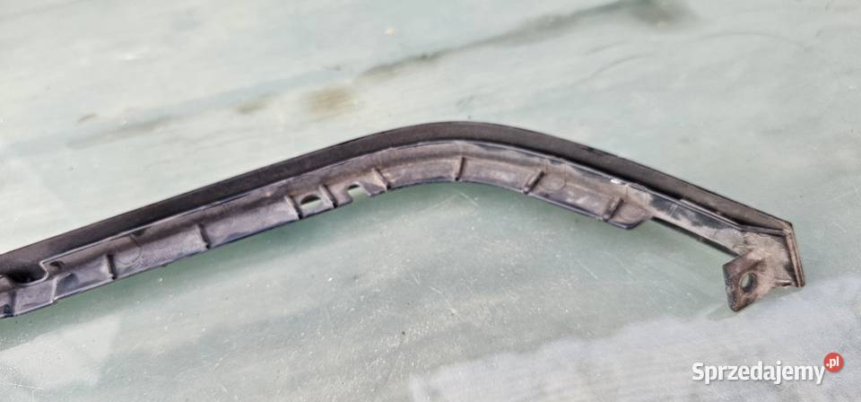 Listwa pod lampe lewy przód mercedes w202 lift Zbąszyń