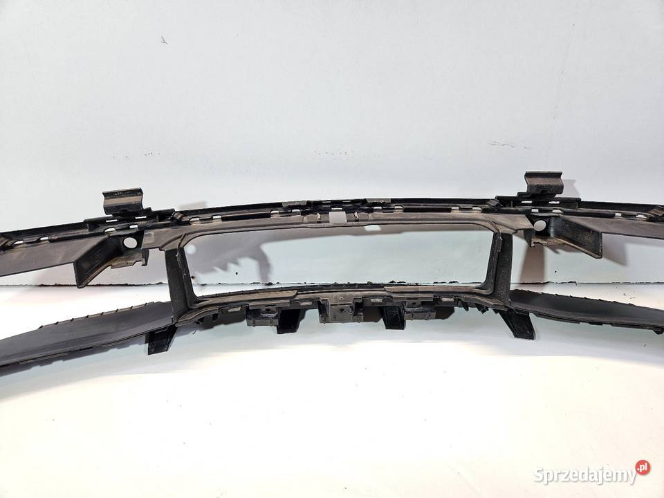 PORSCHE TAYCAN 9J1 KRATKA ŚRODKOWA ZDERZAKA osobowe wielkopolskie Międzychód