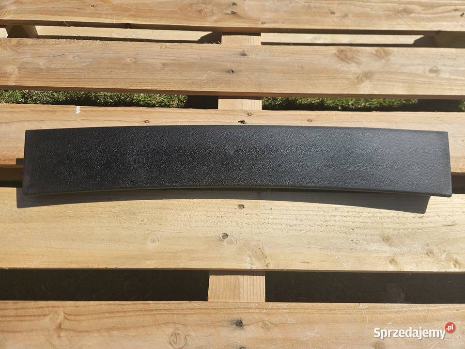 Plastiki tylnej klapy czarne do Chrysler Dobiesław
