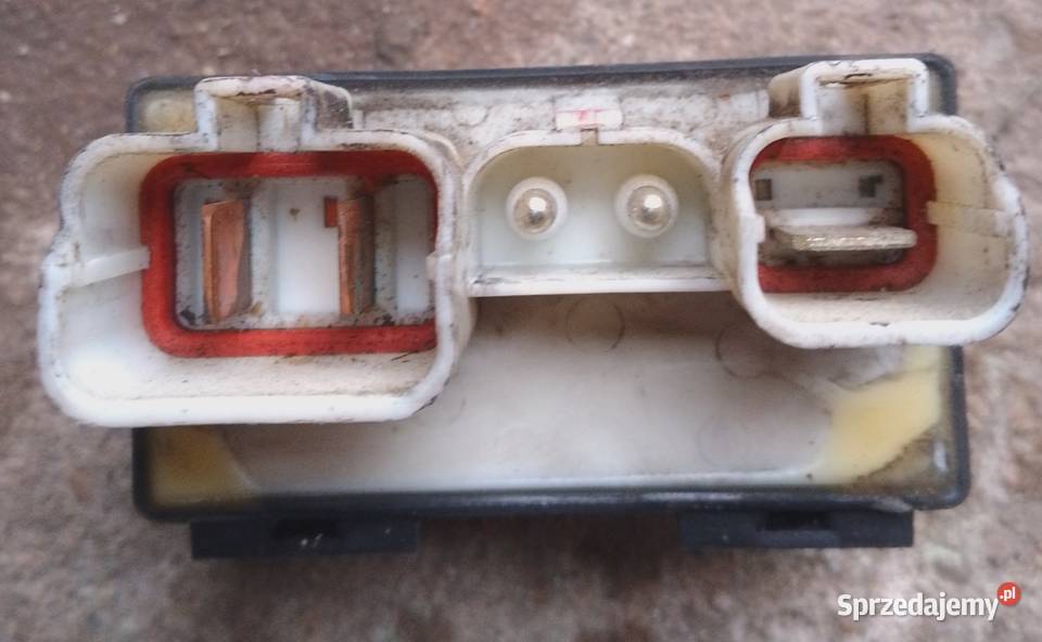 Przekaźnik wentylatora chłodnicy Volvo 850 V70