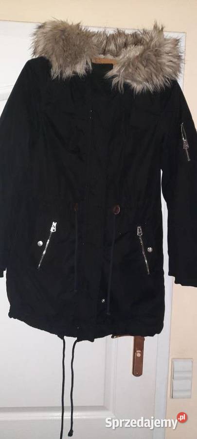 Kurtka czarna ocieplana z kapturem Kurtki i płaszcze sprzedam