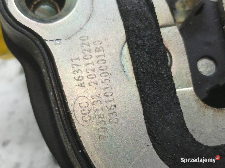 ZAMEK DRZWI LEWY PRZÓD Piaggio Porter II 2021