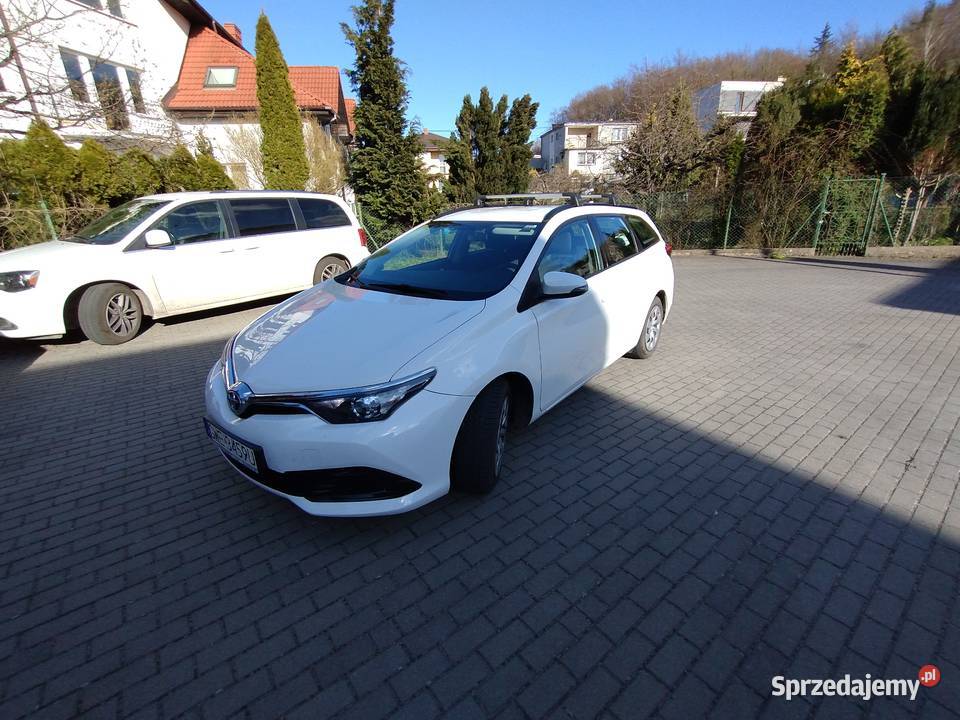 Toyota Auris II Kombi 133 Dual VTTi niski Rok produkcji 2018 Rumia