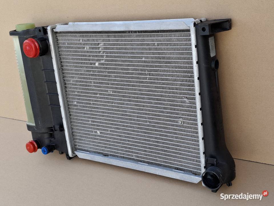 BMW E30 TOURING 318i CHŁODNICA CIECZY WODY FHE Bieleń