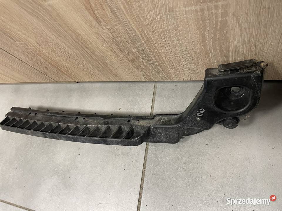 Skoda 6v6807864 mocowanie prawy tył Rok produkcji 2011 Kozubszczyzna
