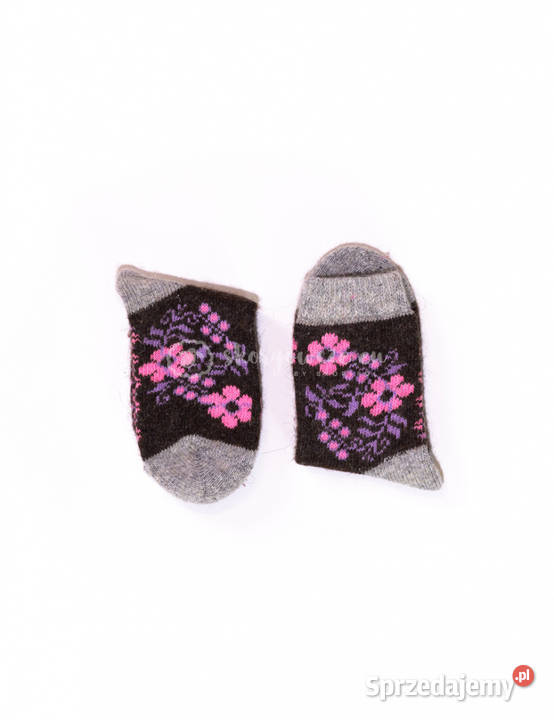 Czarnoszare skarpetki z różowymi kwiatkami z Szaflary