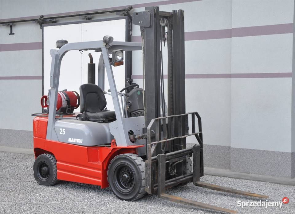 Wózek widłowy Manitou CG25P Lpg 25T 2010r sprzedam