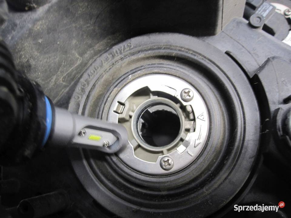 OUTLANDER II 08r lampa prawy przód ANGLIK Kielce