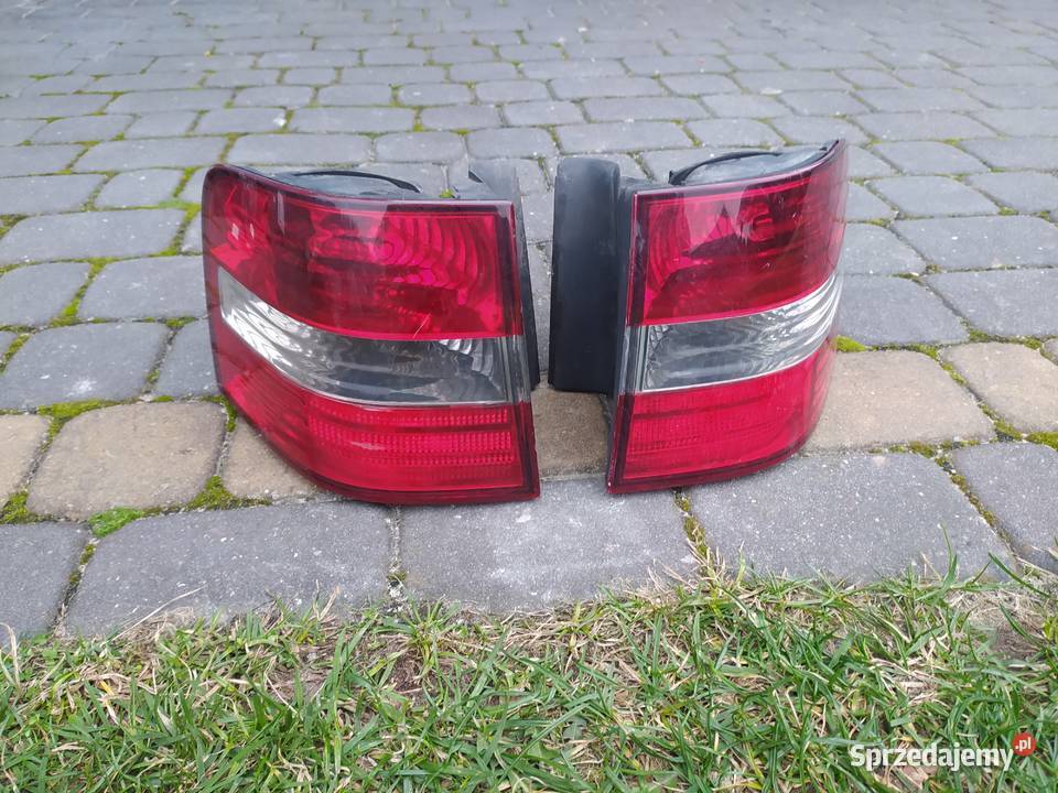 Tylne lampy Fiat Stilo 2002r Kombi Krzemień Drugi