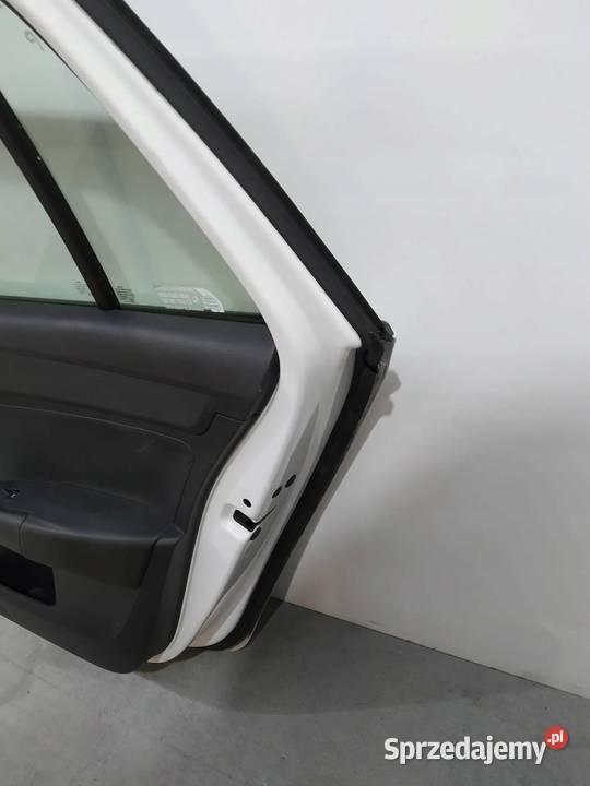 DRZWI PRAWE TYŁ KOMBI LF9E Skoda Rapid I