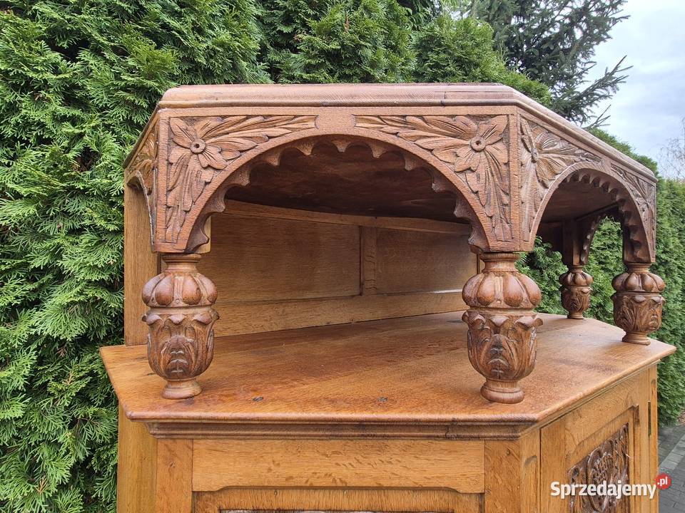 Rzeźbiona szafa na ornaty Rawa Mazowiecka