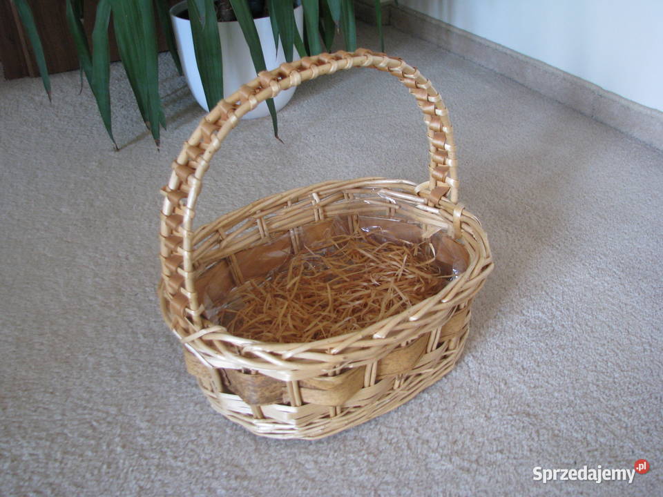 Piękny owalny kosz wiklinowy koszyk