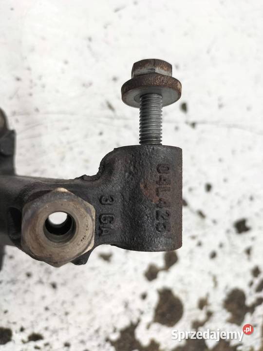 ŁAPA WSPORNIK PODPORA 04L425 20 TDI VW