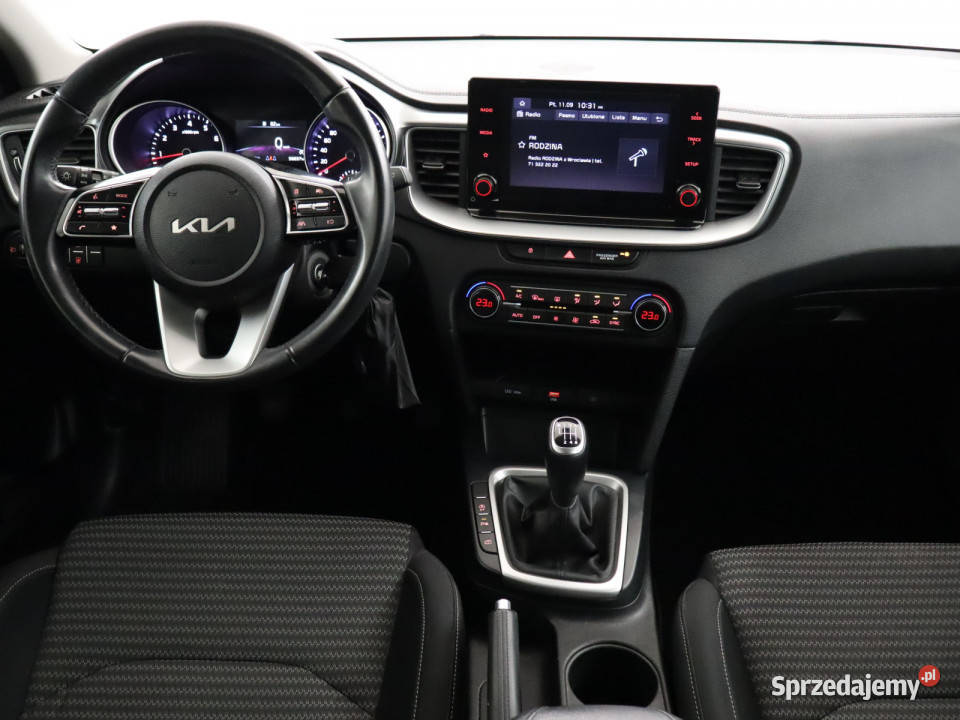 Kia Ceed 15 TGDI asystent pasa ruchu dolnośląskie Bielany Wrocławskie