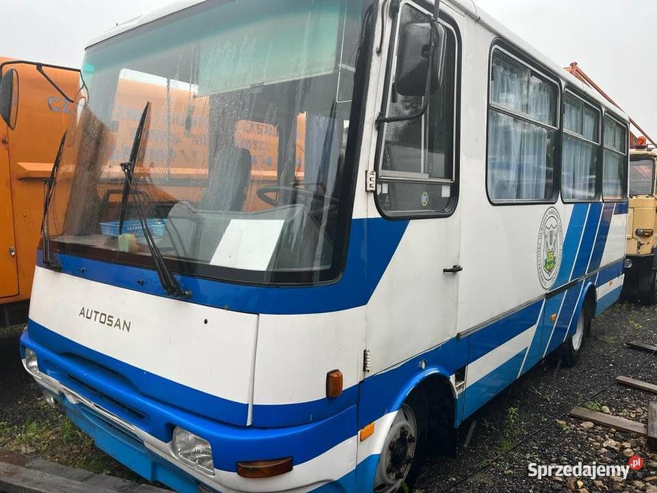 sprzedam autosany h9 i h6 kupiony w Polsce Częstochowa sprzedam