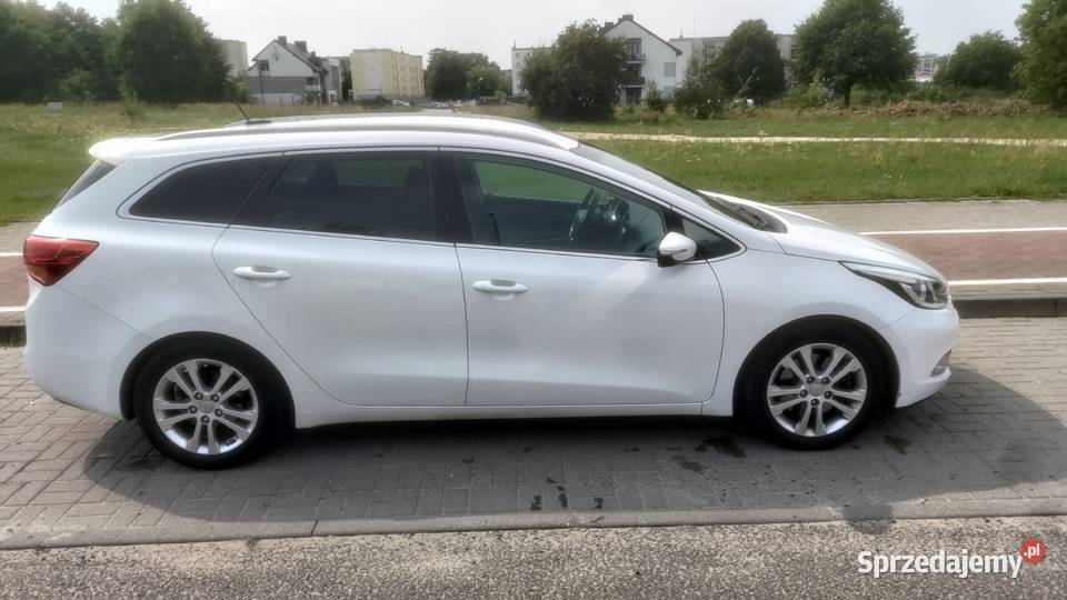 KIA CEED II 16 CRDi 128 KOMBI 2015 DIESEL Ozorków