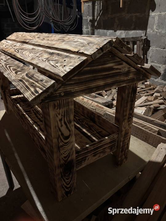 Piękna ozdoba do ogrodu na kwiaty bądź karmnik Koło