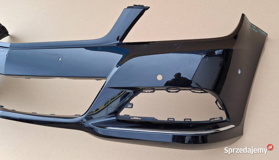 MERCEDES CKLASA W204 LIFT ZDERZAK PRZÓD PRZEDNI Bieleń