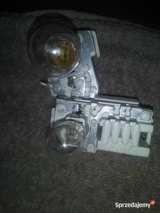 A3 8P4 Wklad tylnej lampy klapy LPR